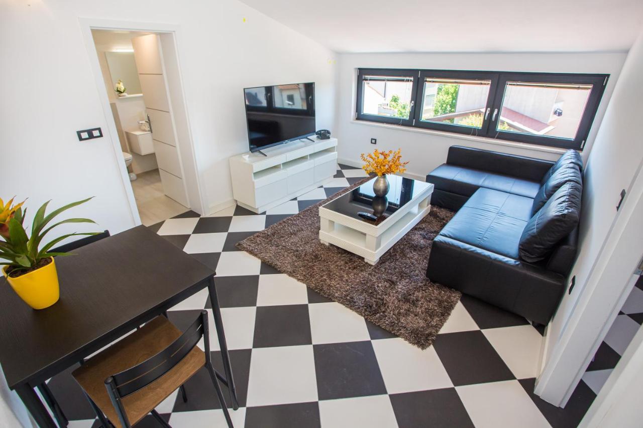 Black & White Apartment Rovinj Bagian luar foto