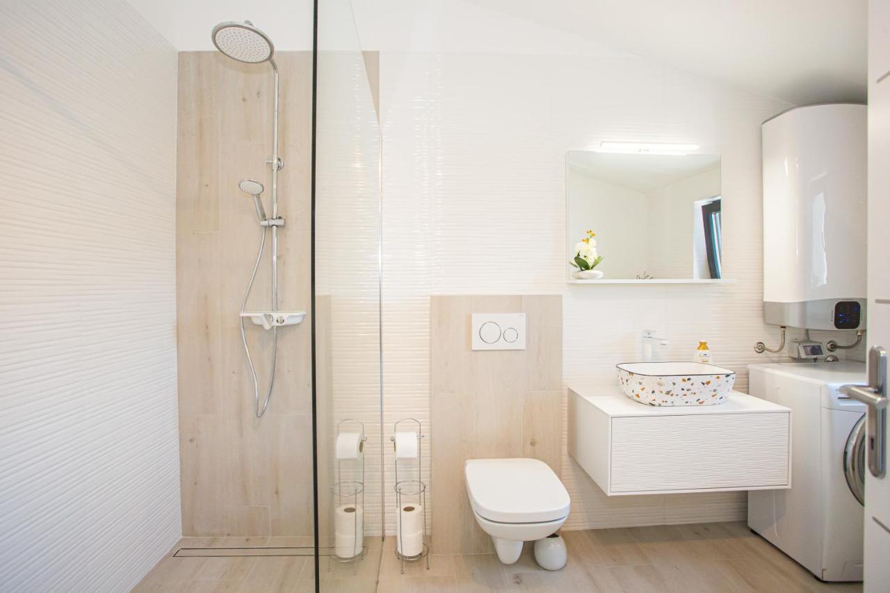 Black & White Apartment Rovinj Bagian luar foto