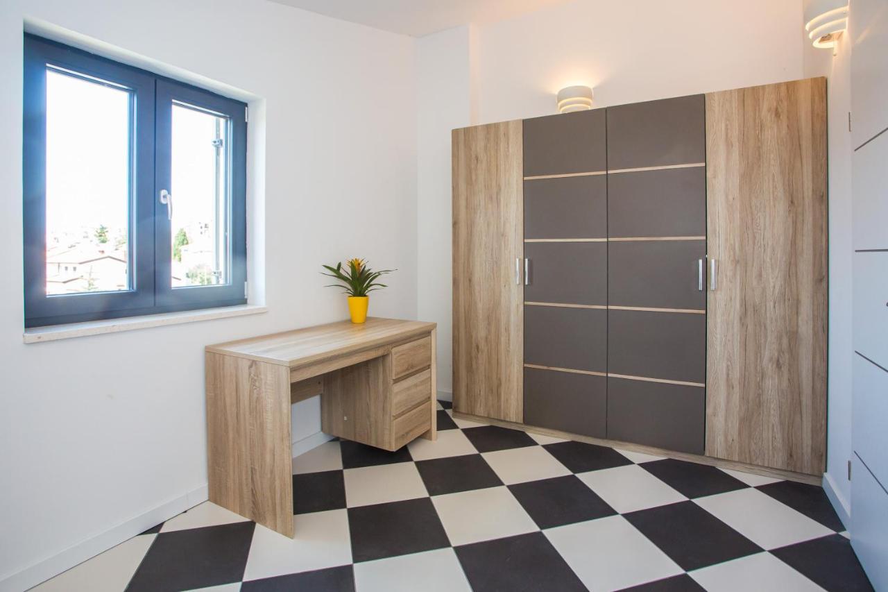 Black & White Apartment Rovinj Bagian luar foto