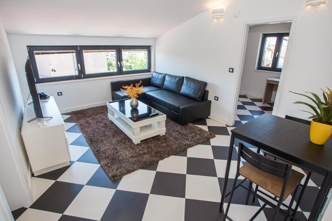 Black & White Apartment Rovinj Bagian luar foto