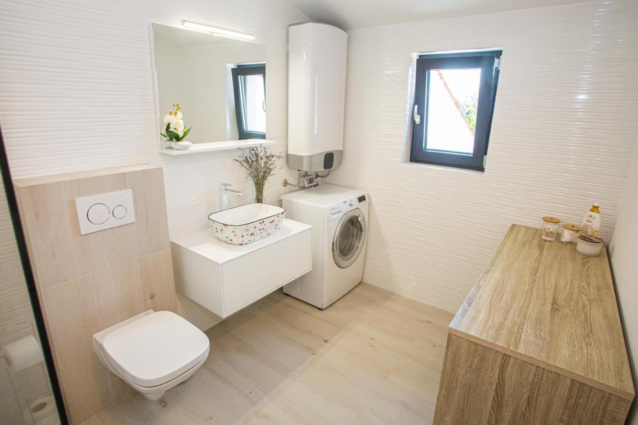 Black & White Apartment Rovinj Bagian luar foto