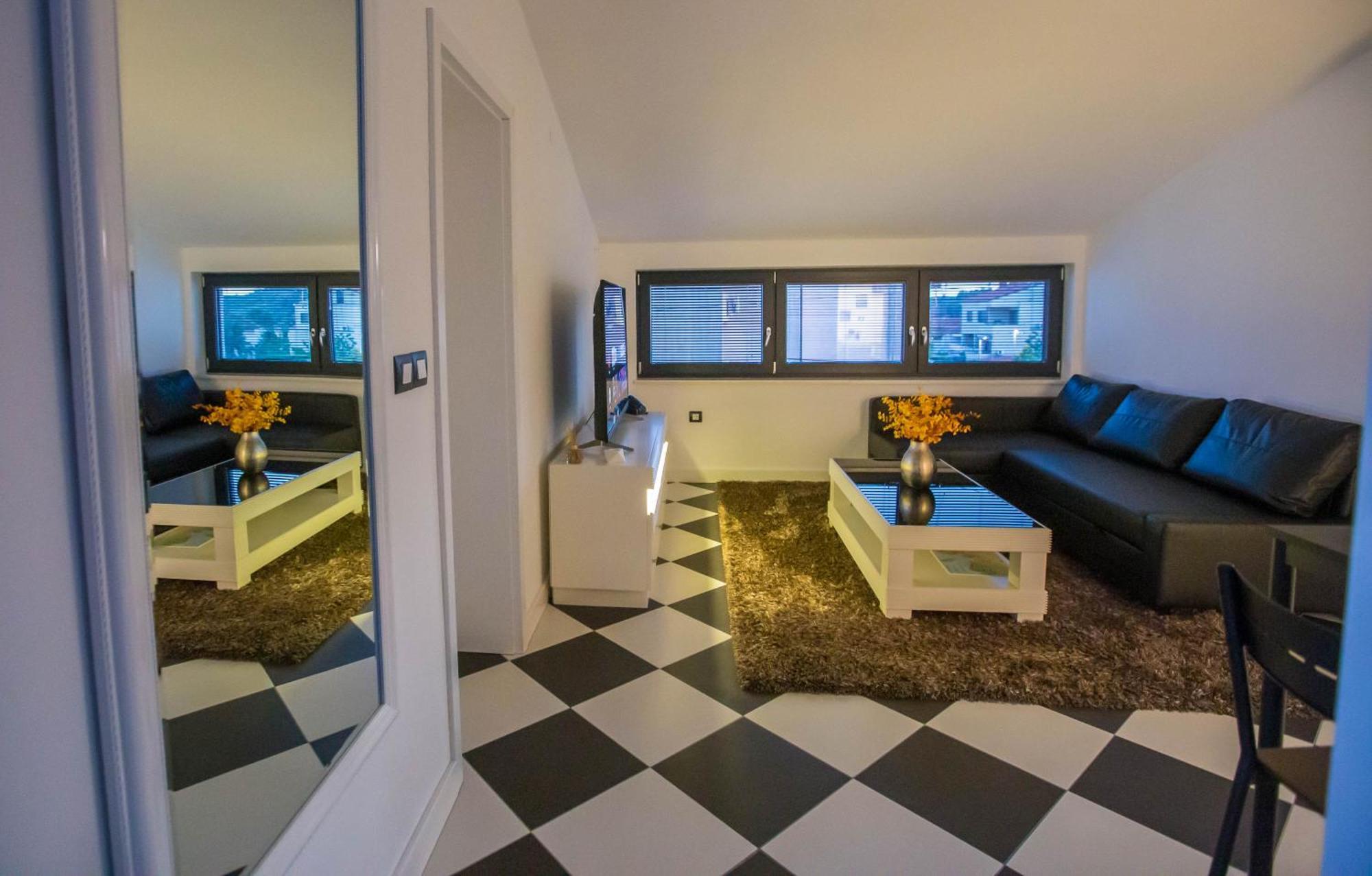 Black & White Apartment Rovinj Bagian luar foto
